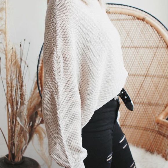 Cropped Ribbed Dolman Bat Sleeve Sweater - Picture 3 of 8